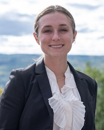 A profile picture of Cornell Writing Centers' tutor Lauren Aubert.
