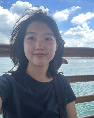 A profile picture of Cornell Writing Centers tutor Yunoo Kim.