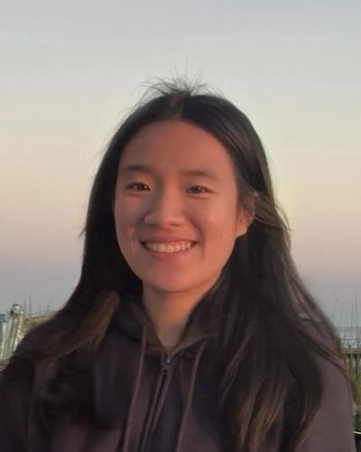 A profile picture of Cornell Writing Centers tutor Emily Le.  