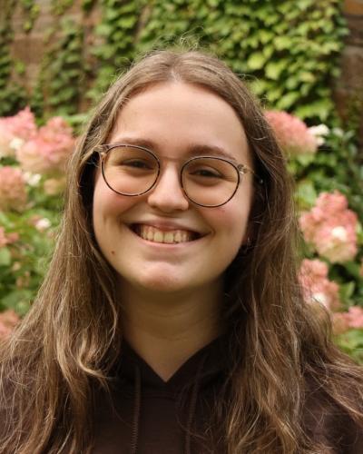 A profile picture of Cornell Writing Centers tutor Laura Orland. 
