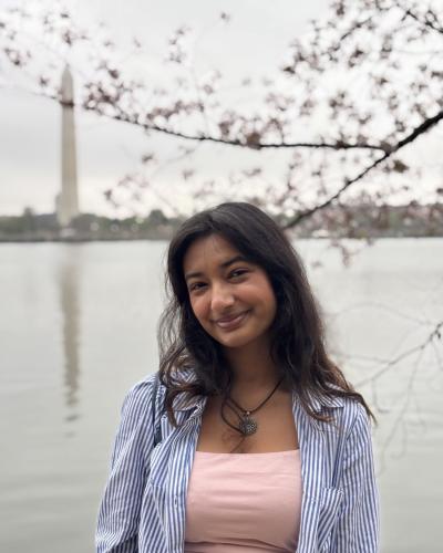 A profile picture of Cornell Writing Centers tutor Niki Khare. 