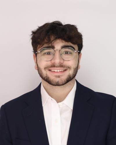 A profile picture of Cornell Writing Centers tutor Thomas Vollaro. 